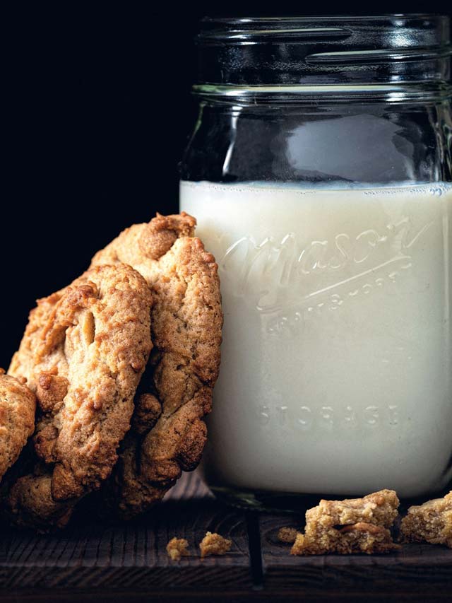 Healthy and Tasty: 10 Plant-Based Milks You Need to Know